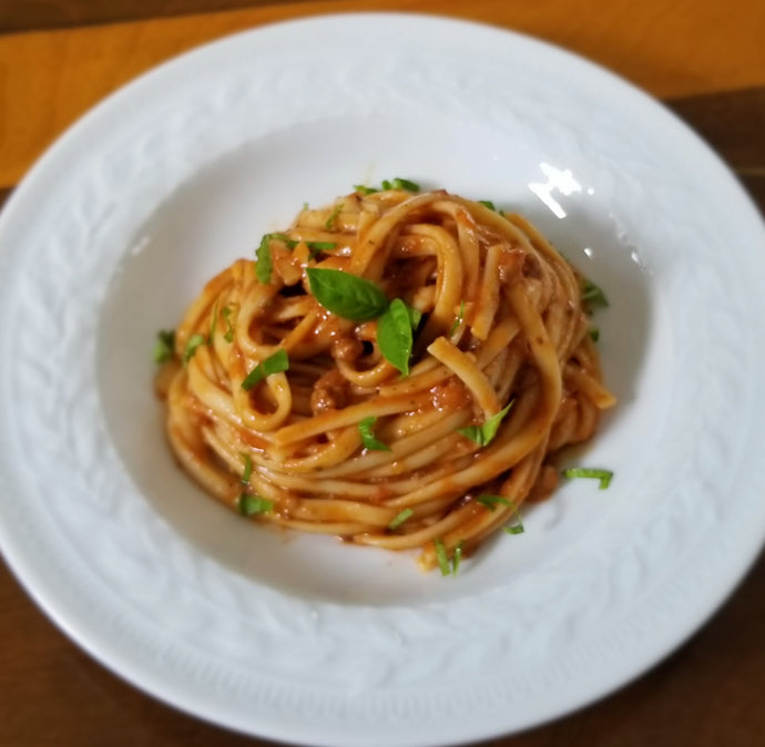 Vegan Bolognese Sauce + 2 Baguettes