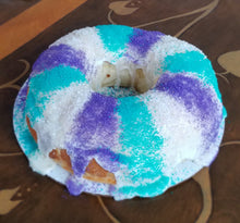 Load image into Gallery viewer, Mishloach Manot/Queen cakes
